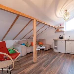 Holiday home Entire Central House With Guest & Garden, Sofia